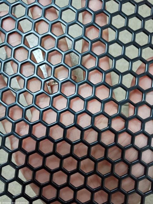 圆孔冲孔网 六角孔型 不锈钢冲孔网 孔径可定做生产厂家直售