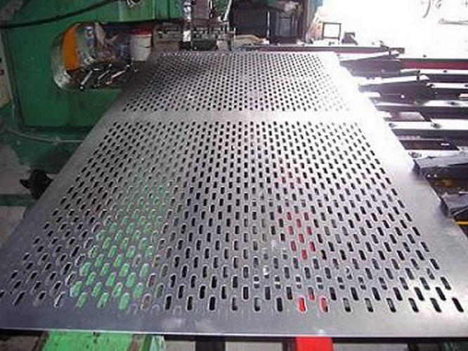 供应沃德304不锈钢冲孔板厂家,不锈钢板冲孔,不锈钢板网